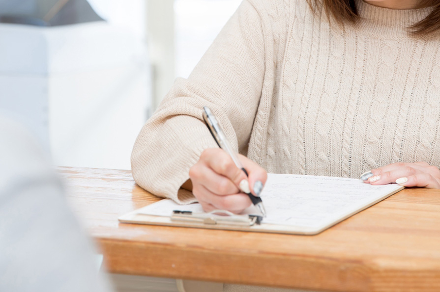 STEP1 受付(保険証の提出)